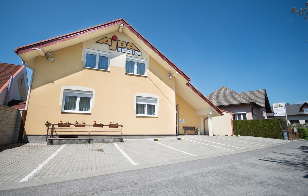 Penzion Ajda Liptovský Mikuláš Eksteriør bilde